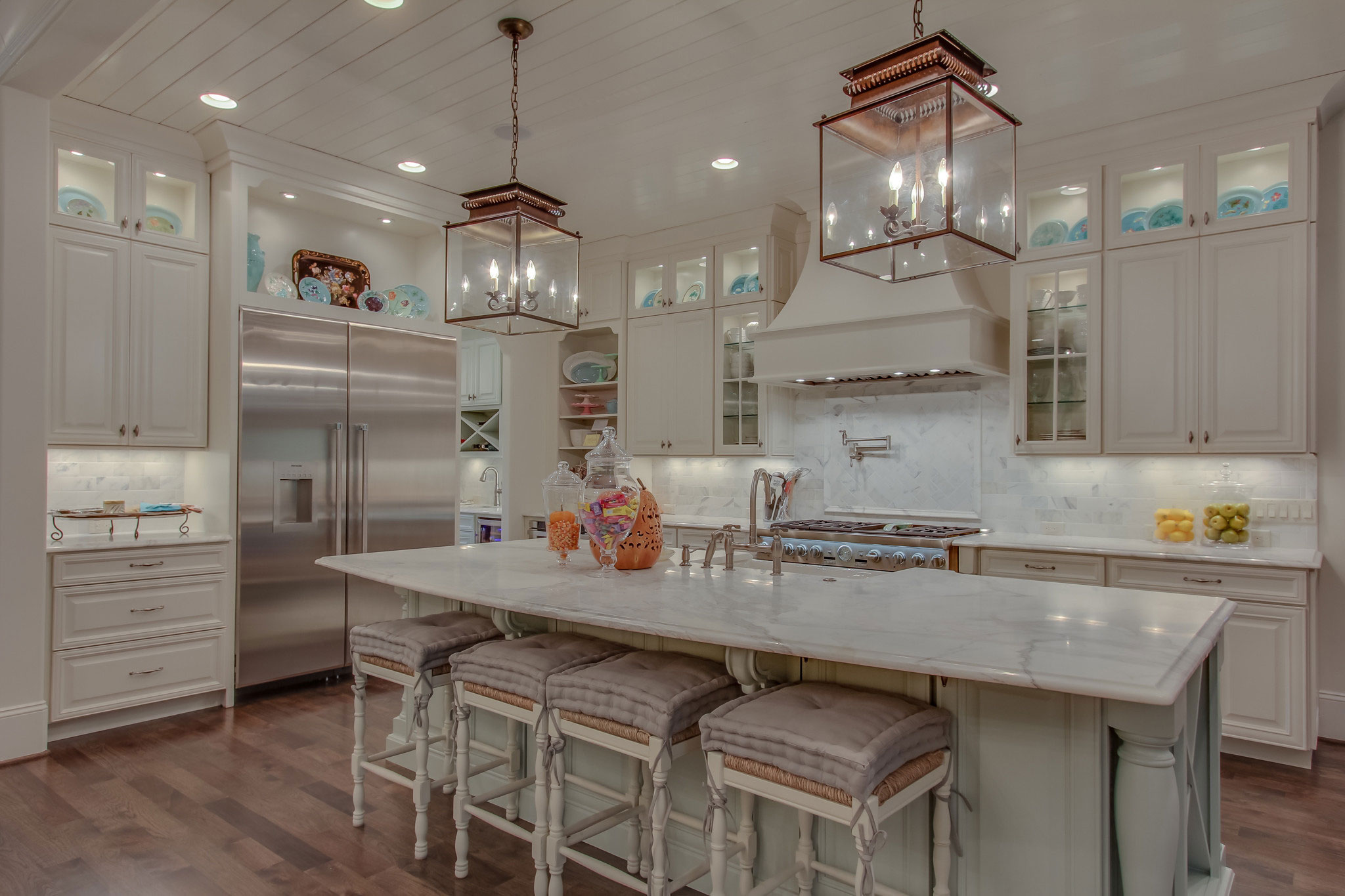 Avalon custom home design kitchen, new homes home builder in Franklin, TN, Brentwood, Arrington and Thompson Station.