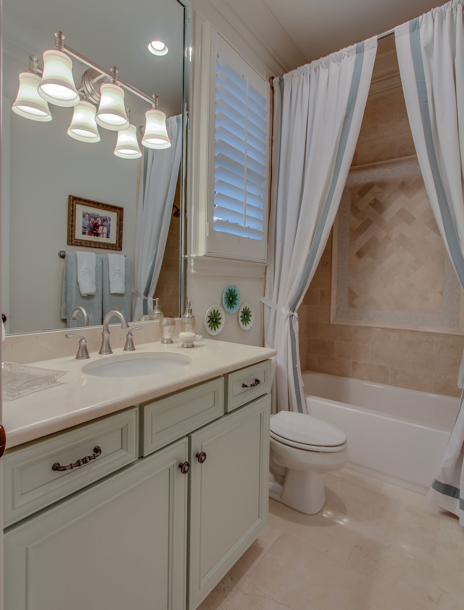 Avalon home bathroom, new homes and new construction in Franklin, TN and Brentwood, TN, custom homes with custom home design.