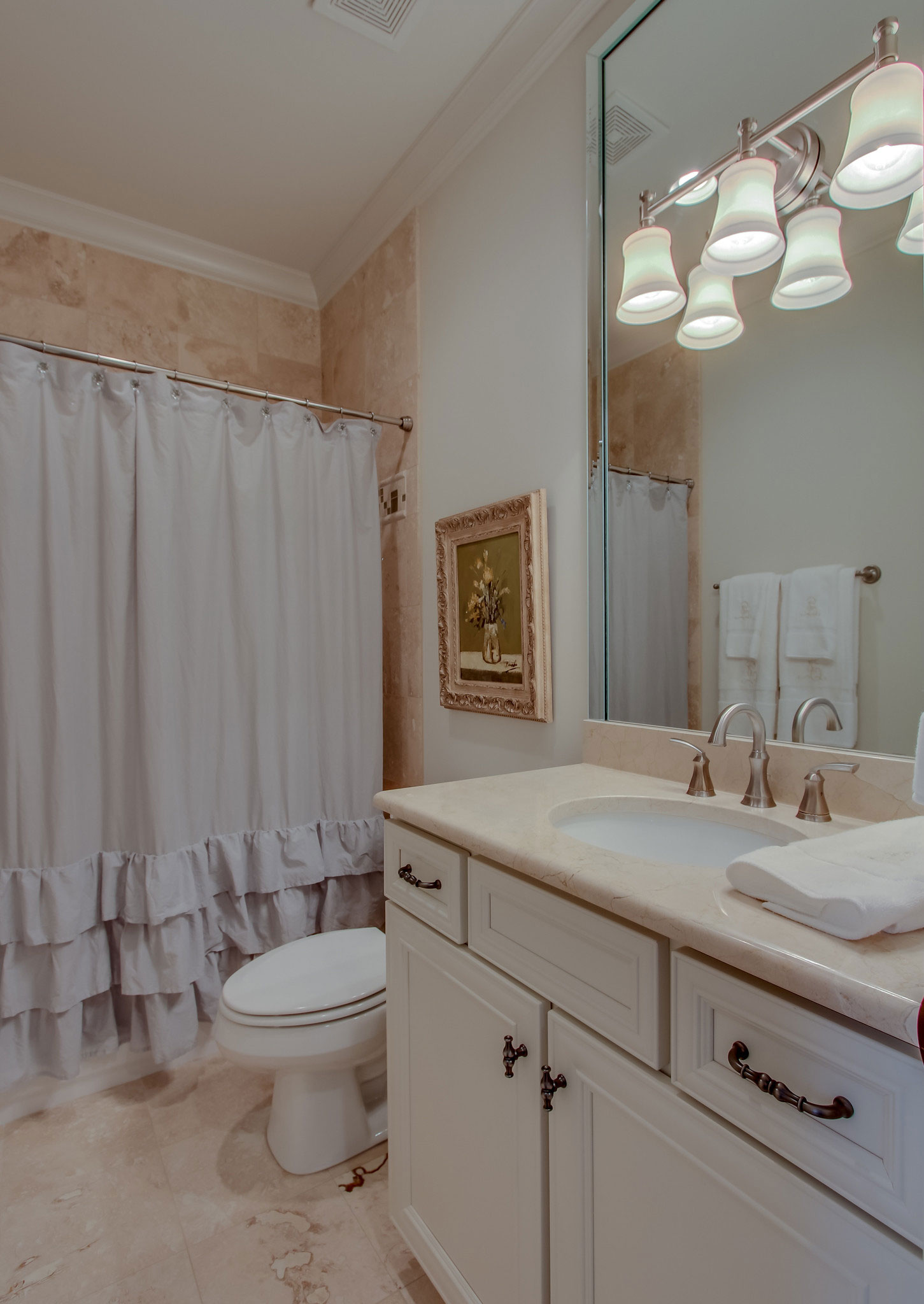 Avalon bath, custom home design home builder in Franklin, TN, Brentwood, Arrington and Thompson Station.