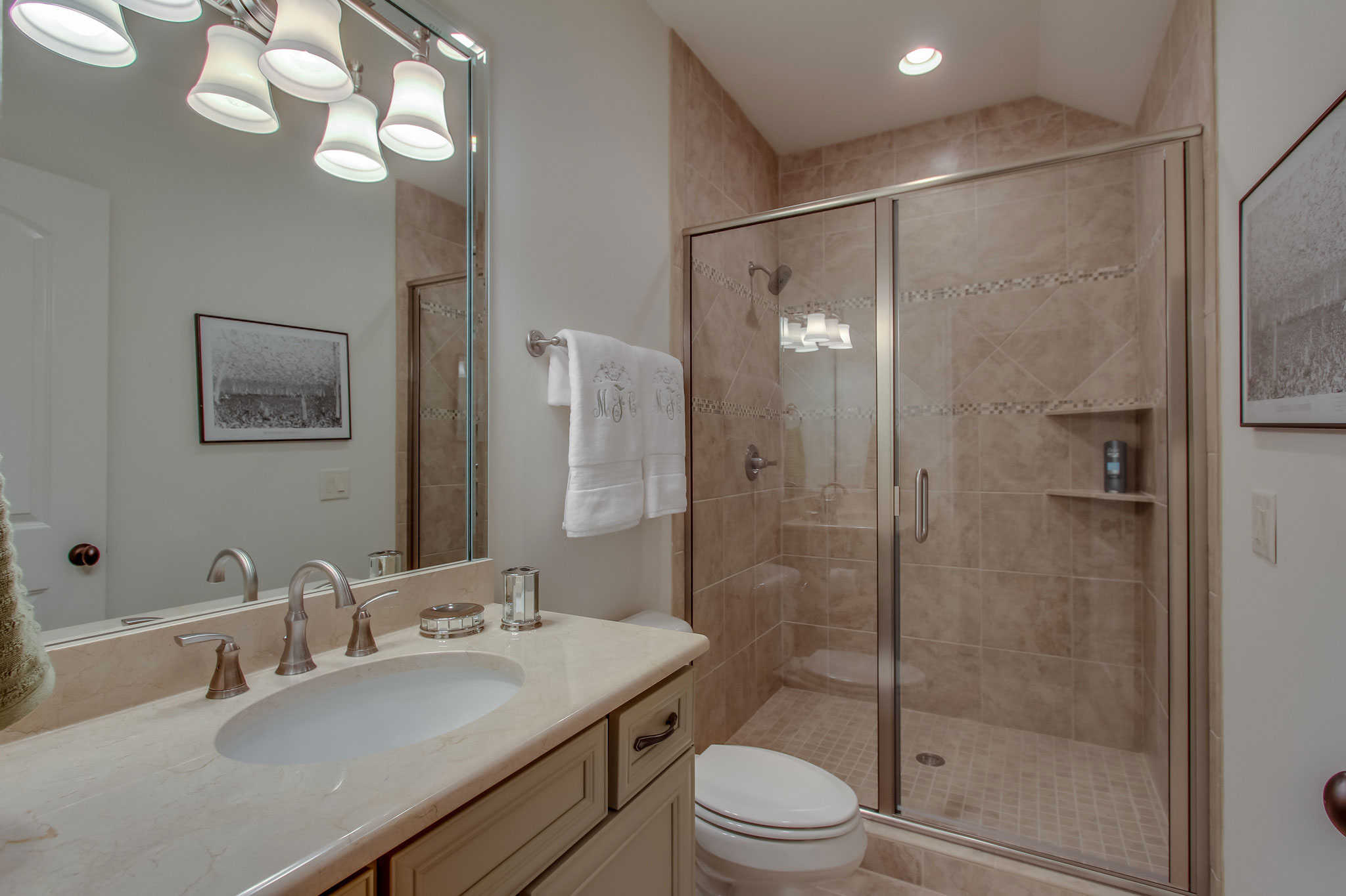 Avalon home bathroom, new homes home builder in Franklin, TN, Brentwood, Arrington and Thompson Station.