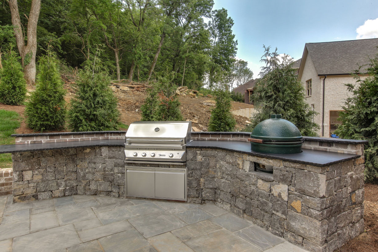 Avalon home outdoor grills, new homes and new construction in Brentwood, TN and Franklin, TN, custom homes with custom home design.