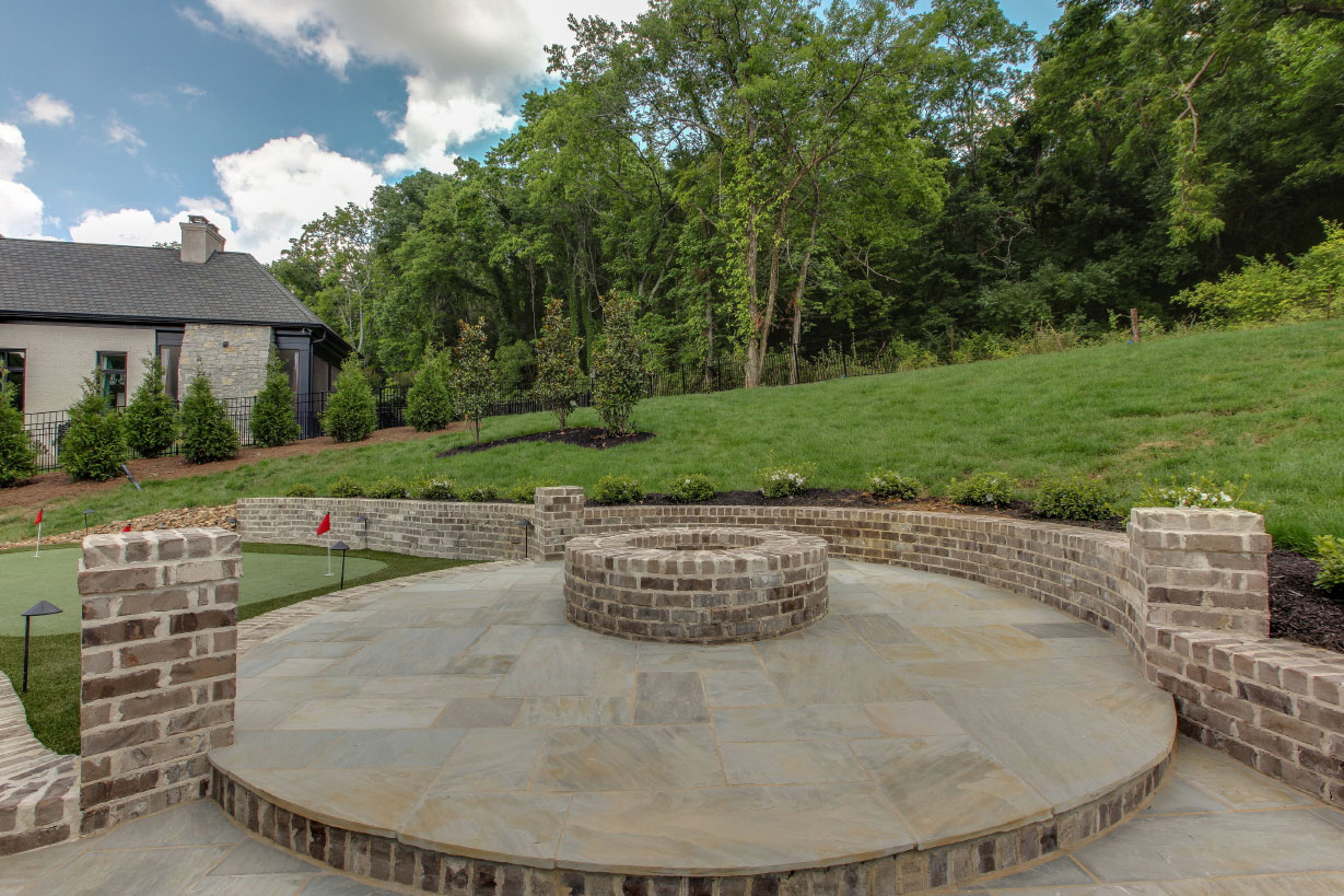 Avalon home fire-pit, new homes in Franklin, TN, Brentwood, Arrington and Thompson Station, home builder for new construction.