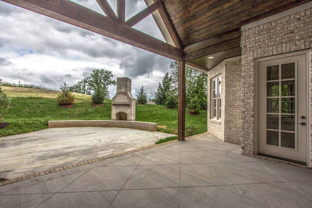 Home outdoor living - The Governors Club, home builder in Brentwood, TN for new homes, new construction, custom homes and custom home design.