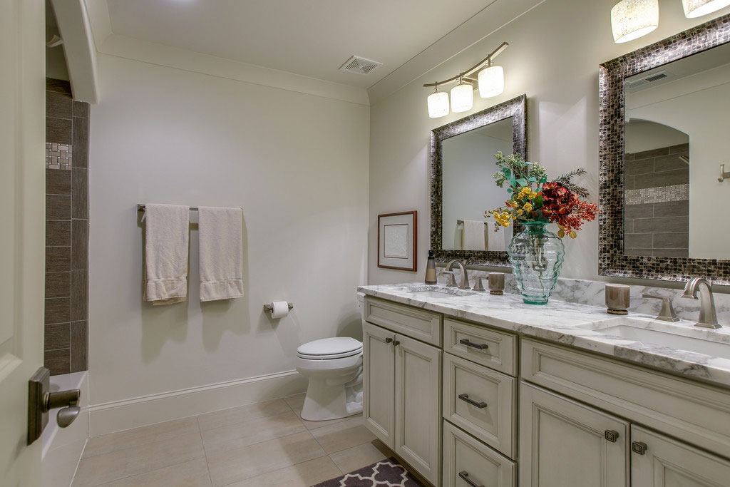 Kings Chapel bathroom, custom home builder Arrington, TN, Brentwood, TN custom homes, new homes, new construction custom home design.