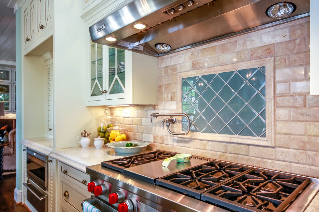 Kitchen range, Peytonsville Road custom home design, new construction in Brentwood, TN and Franklin, TN, home builder for new homes and custom homes.